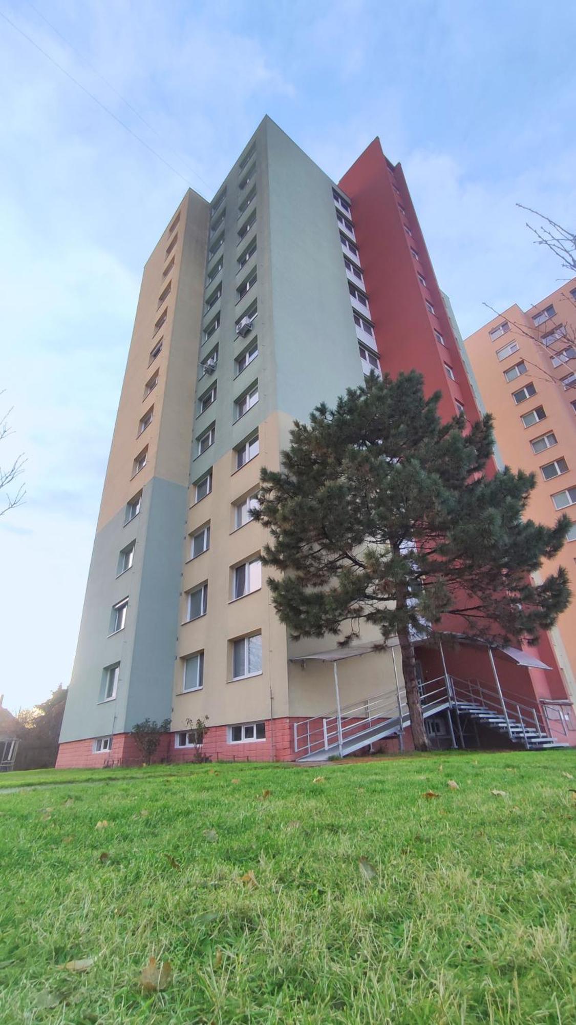 Elegant Escape Apartment III - Free Parking, Easy Access To City Center Bratislava Esterno foto